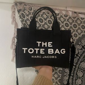 Marc jacobs the tote bag